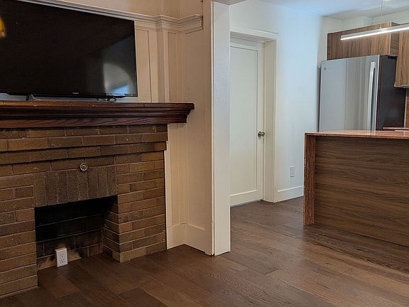 3rd image of 264A Hastings Ave