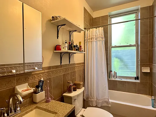 Rented by Hagstrom Management Inc | media 17