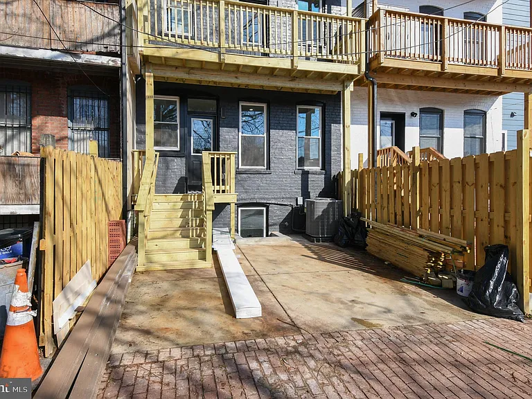 517 Florida Ave NE — Photo 41