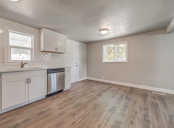 5th image of 3116 W Appleton Dr