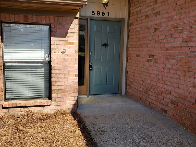 5951 Carmel Dr — Photo 1