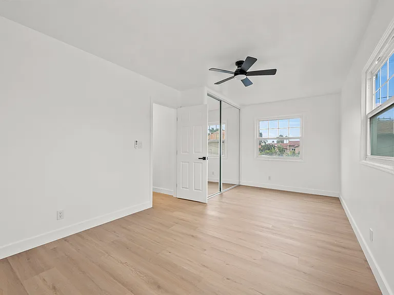 868 Emerald St #870.5 — Photo 12