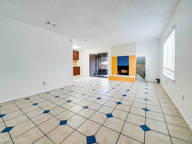 4009 N Garland Ave #3 — Photo 8