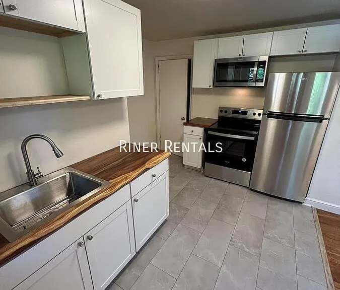 282 E Grattan St — Photo 8