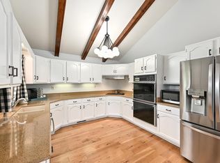 3620 S Brentwood Rd, New Berlin, WI 53151