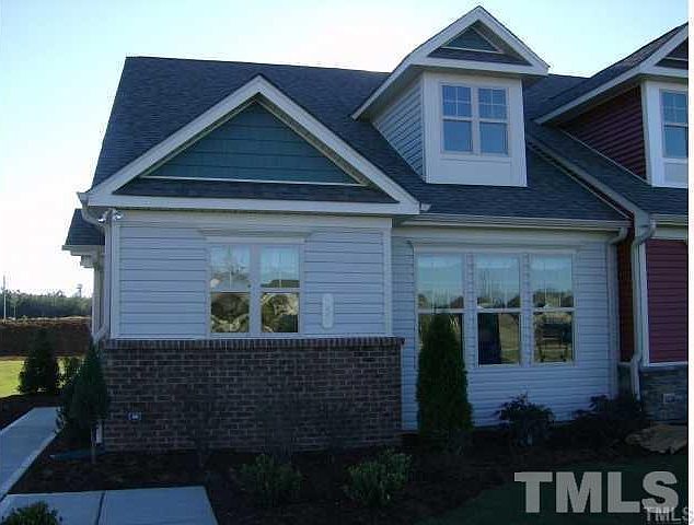1st image of 5 Crosby Ln