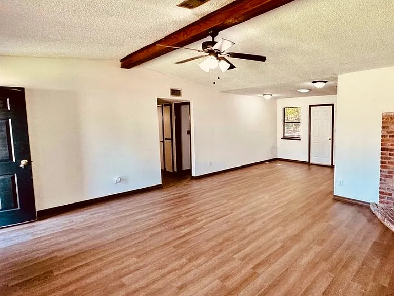 220 Long Beach Dr — Photo 7