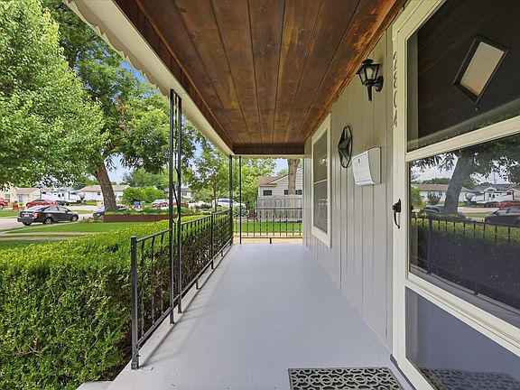 3rd image of 2804 Anita Dr