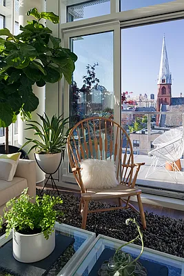 Rented by Luminous Realty | media 21