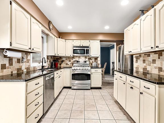 4th image of 231 Lehigh Ln