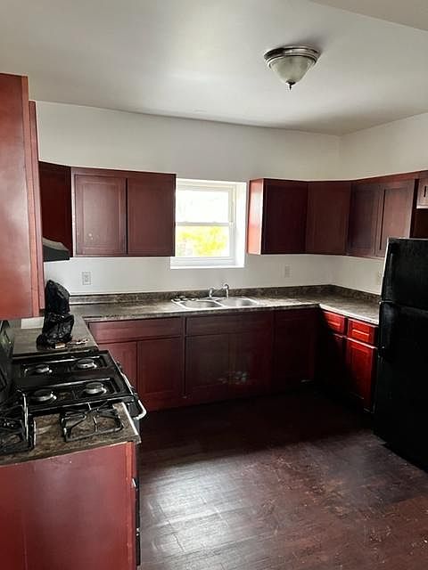 1st image of 1858 High St Floor 2