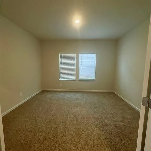 327 Valley Oak Dr — Photo 12