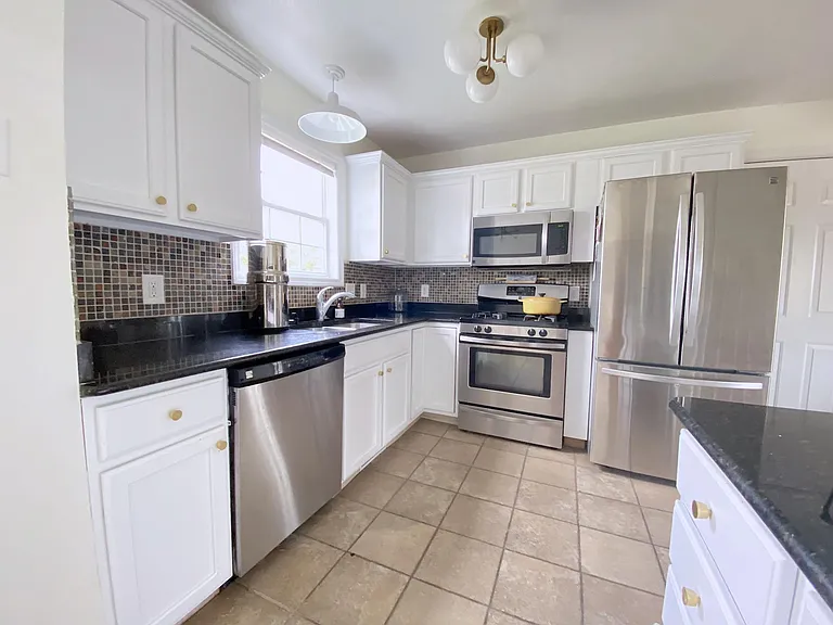 1418 Manton St NE — Photo 3