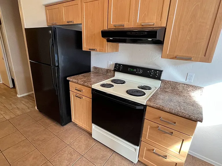 8347 W Audrey Ln — Photo 7