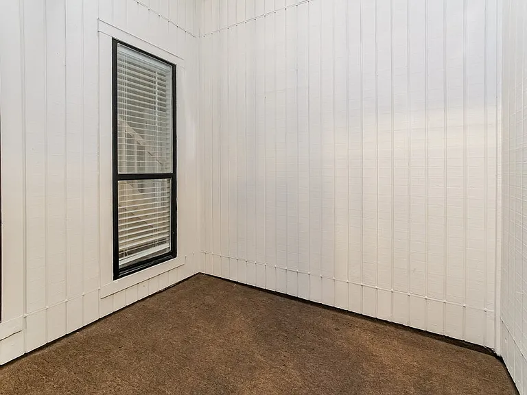 6911 Coleus Ct — Photo 14