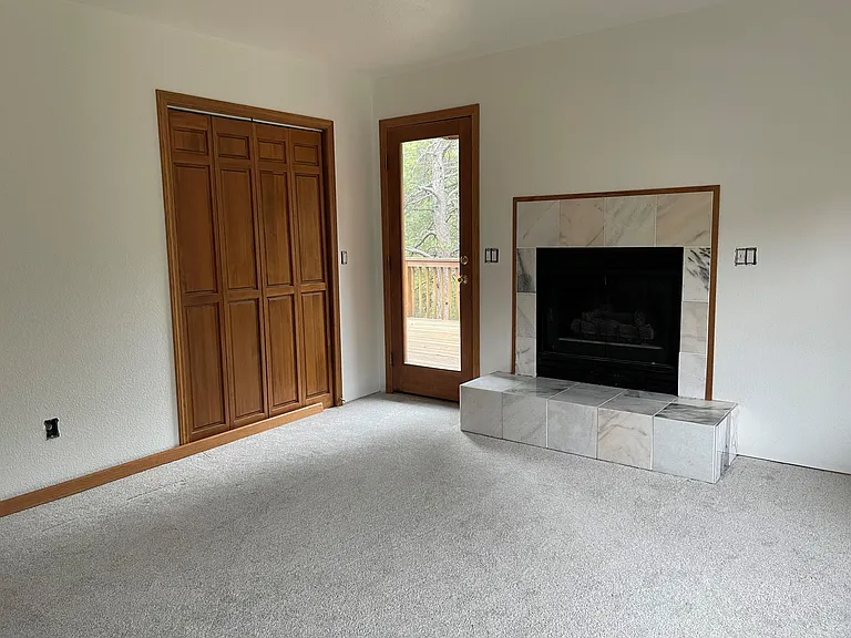 687 Crescent Lake Rd — Photo 21
