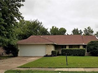 418 W Grenoble Dr, Grand Prairie, TX 75052