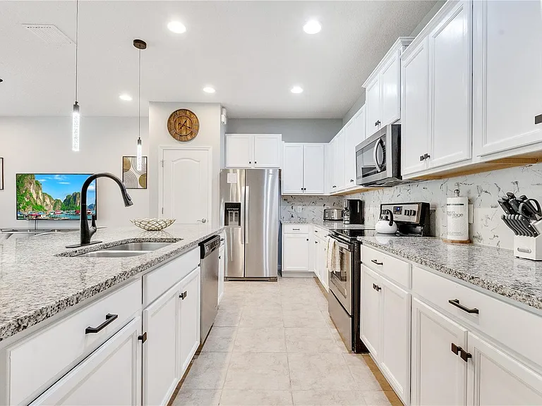 8827 Geneve Ct — Photo 17