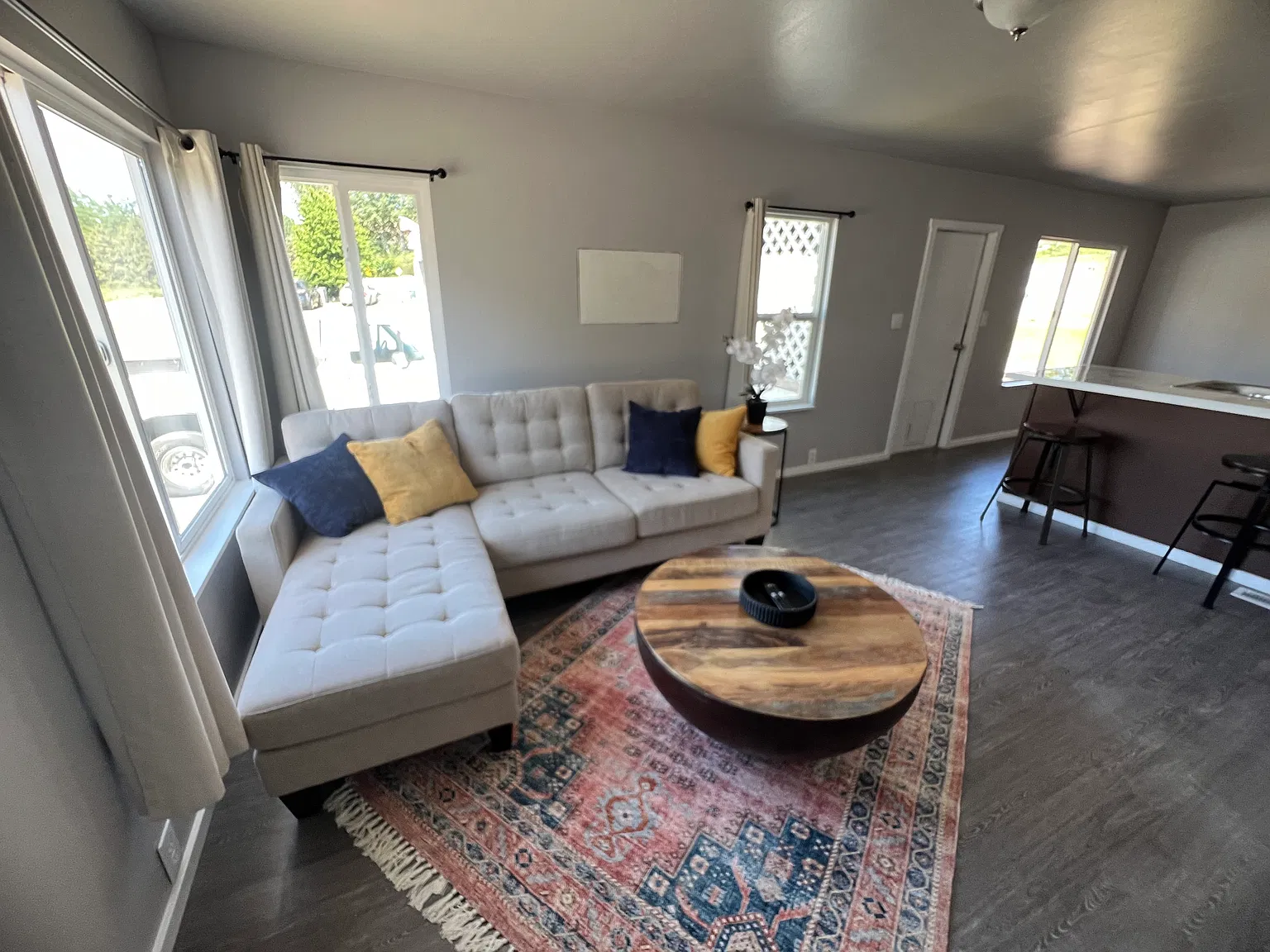 2 bed, 600 sqft, $1,400 — Photo 4