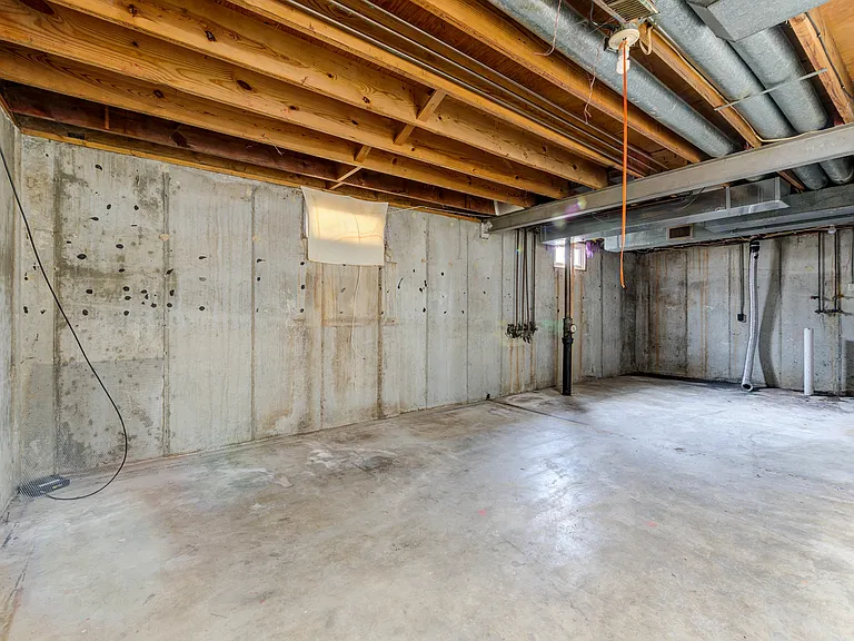 1016 Parkcrest Dr — Photo 16