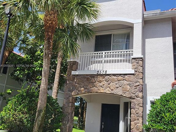 3rd image of 2578 SW 82nd Ave #1001