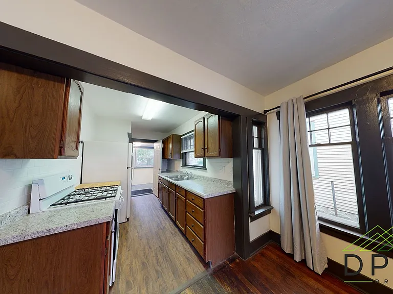 317 Shepard St — Photo 9