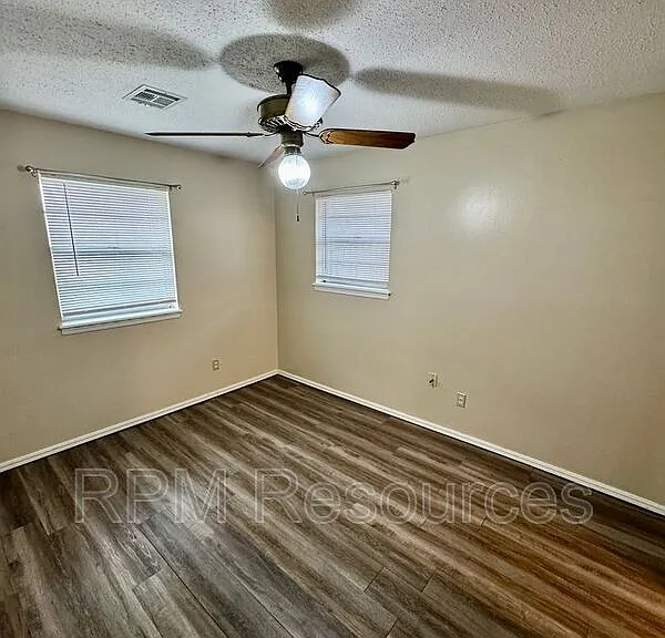 7625 S Sherwood Ave — Photo 16