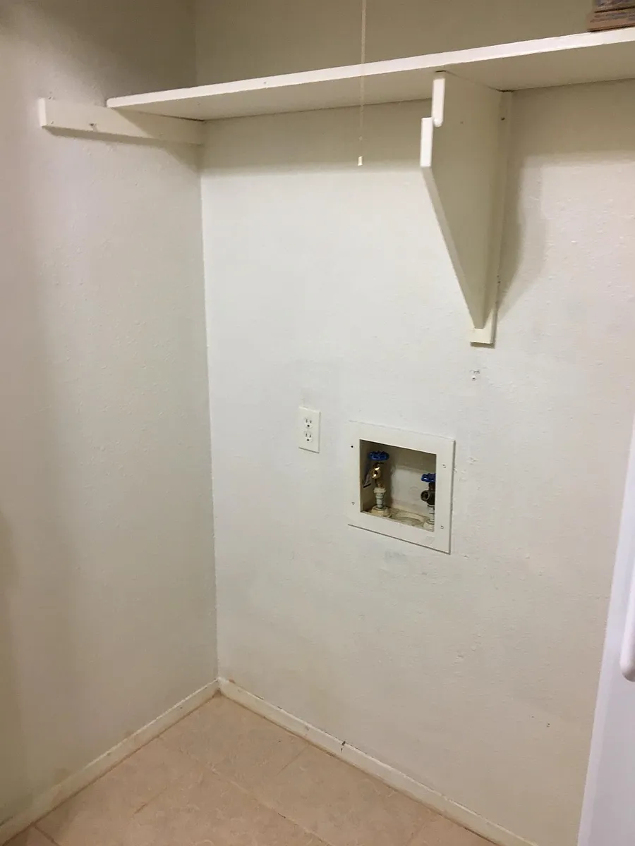 Building Photo - 833 Quetzal St #2