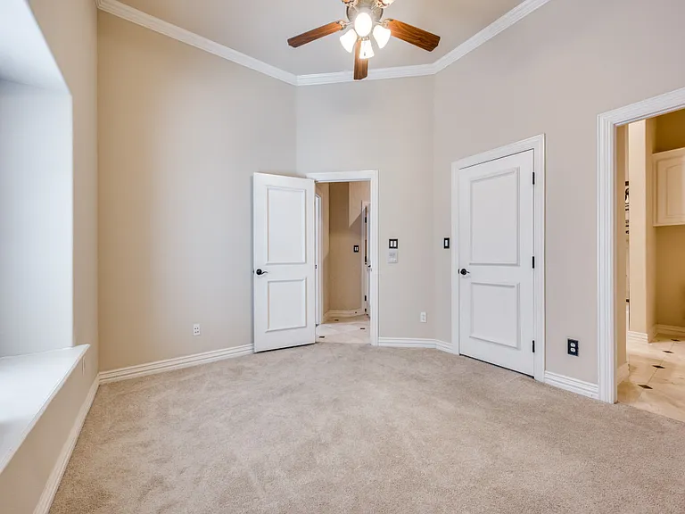736 Rockingham Dr — Photo 7