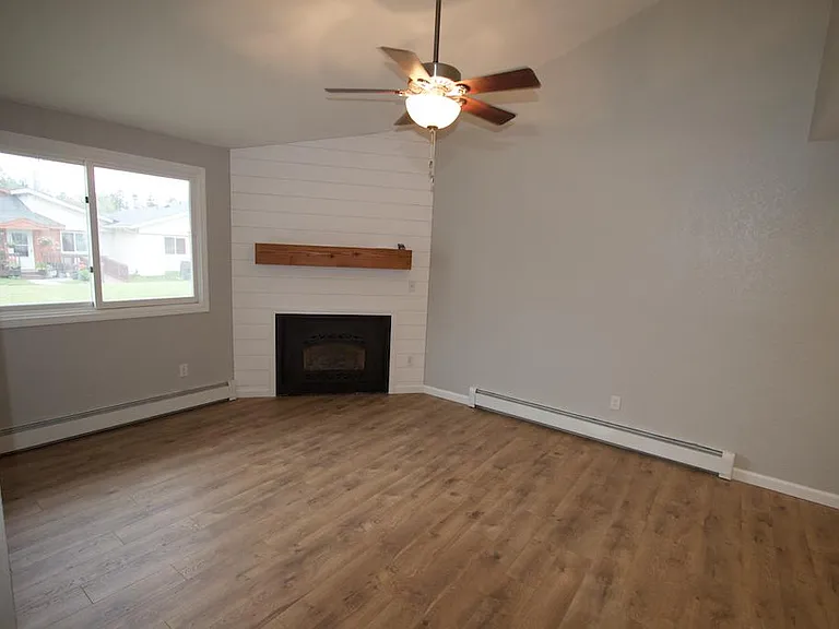 4362 Reka Dr — Photo 2