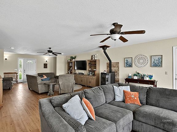 5th image of 191 Greencrest Pl