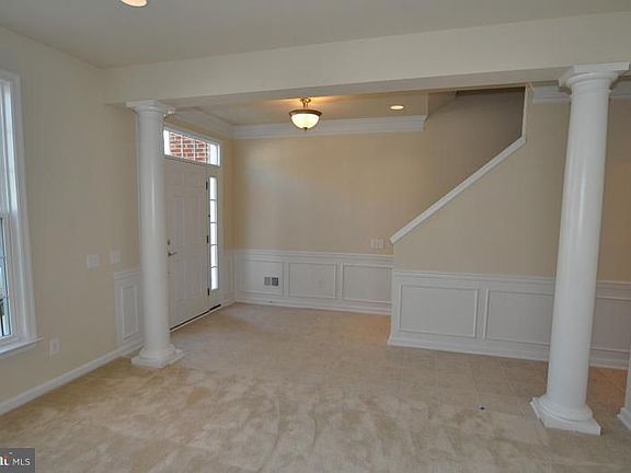 3rd image of 42699 Keiller Ter