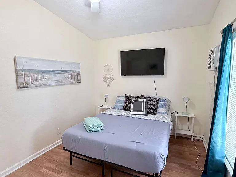 716 21st St #3 — Photo 38
