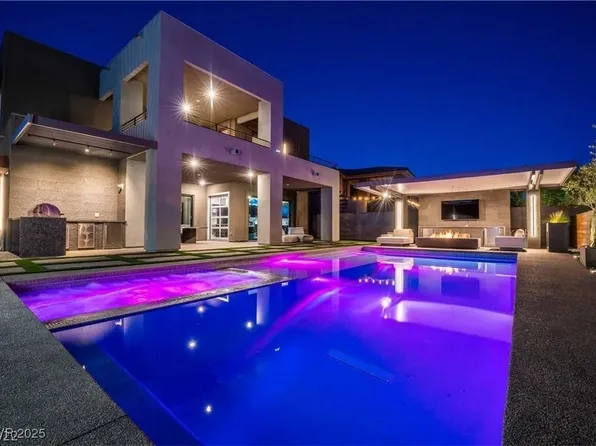 10337 Green Ember Dr, Las Vegas, NV 89135