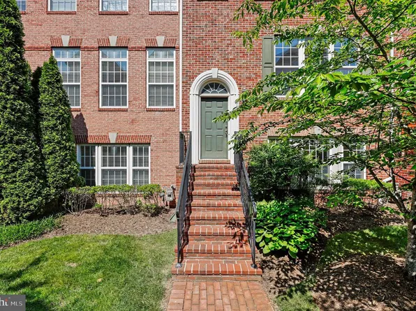 8046 Reserve Way, Vienna, VA 22182