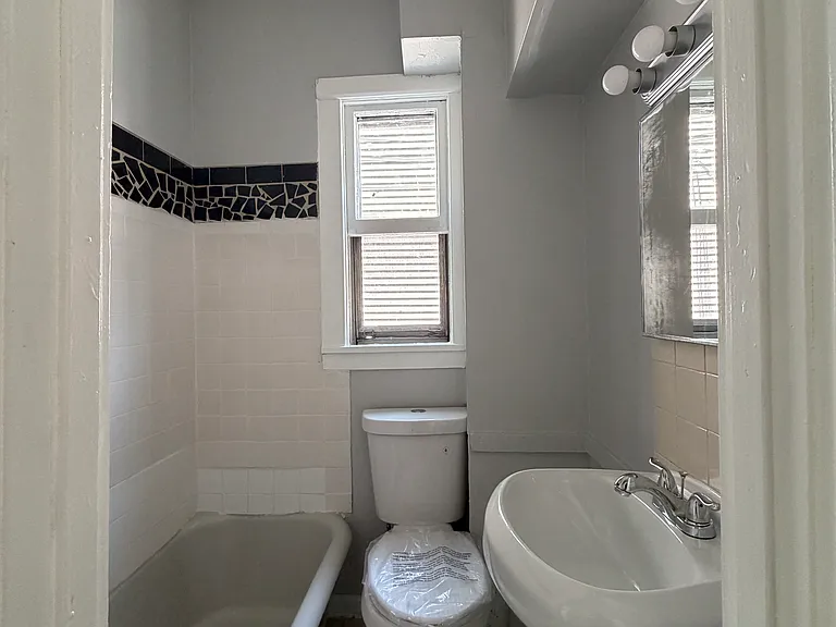 106 Rockwell Ave #1 — Photo 4
