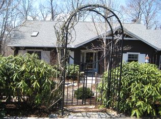 299 Mockingbird Ln, Blowing Rock, NC 28605