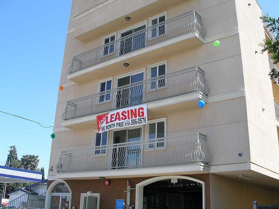 1st image of 14116 Burbank Blvd