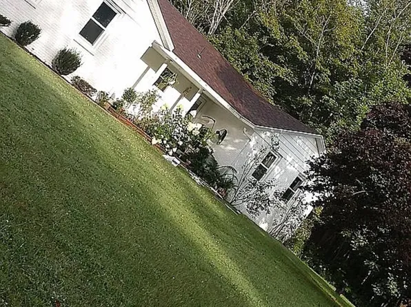 9758 Peach St, Waterford, PA 16441