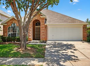 3012 Honey Locust Dr, Euless, TX 76039