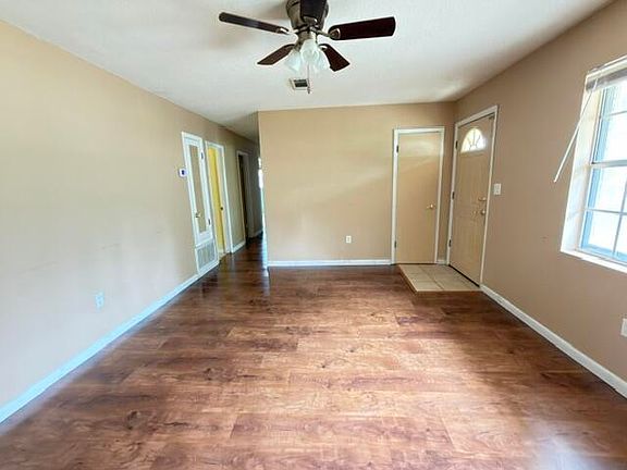 3rd image of 516 Forrest Ct