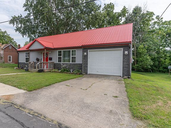 3rd image of 636 Farror St