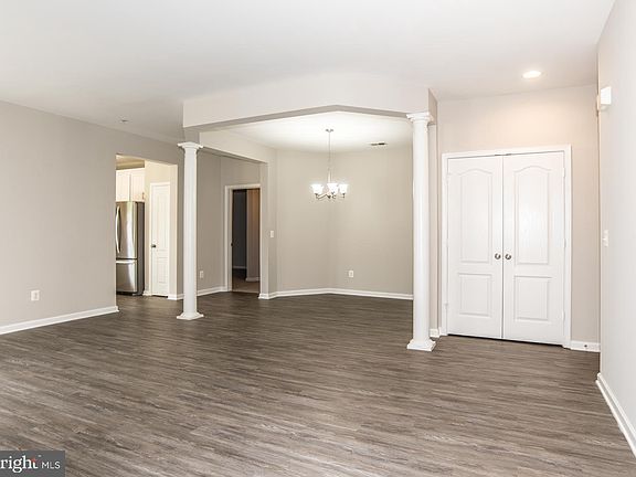 5th image of 13944 Greendale Dr #21