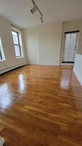 1 bed, 1.0 bath, $2,500 — Photo 3