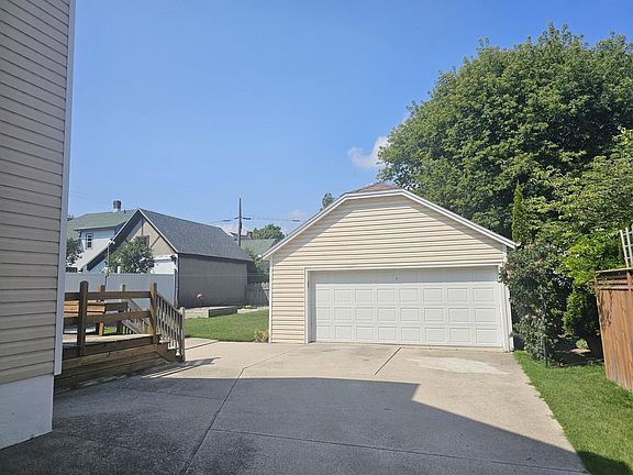 2nd image of 1134 S 16th STREET