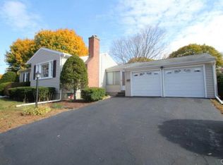 17 Randall Dr, Trumbull, CT 06611