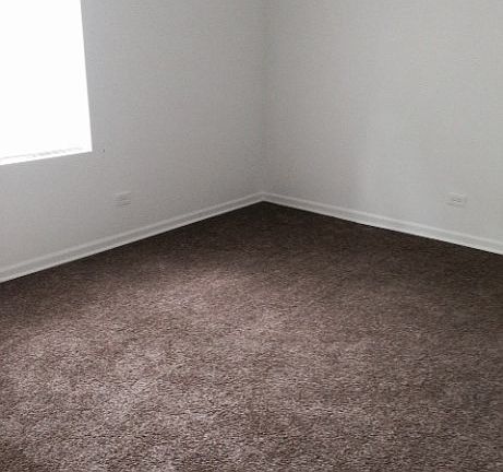 4th image of 7956 S Burnham Ave