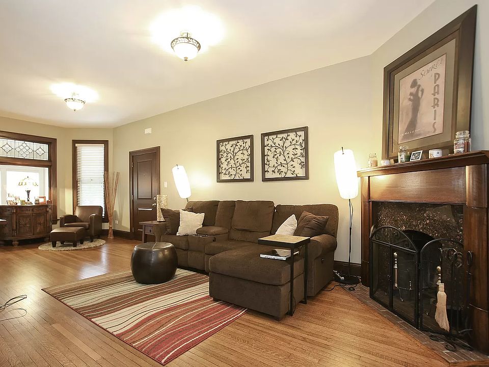 Living Room (furnished)