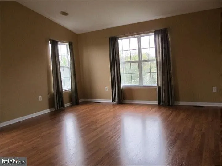 5 Jackson Ave — Photo 12