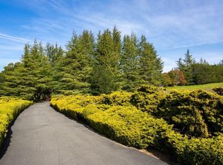 940 Chapman Ln, Petaluma, CA 94952